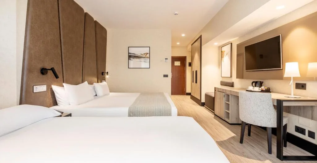 Camera doppia con letto supplementare (3 adulti) — Ilunion Málaga