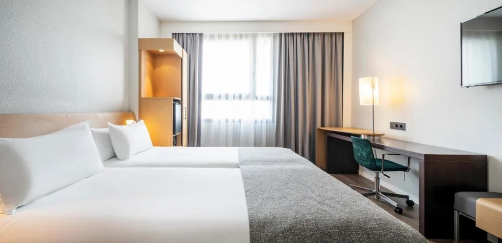 Standard-Doppelzimmer – 1 oder 2 Betten — Ilunion Valencia 4