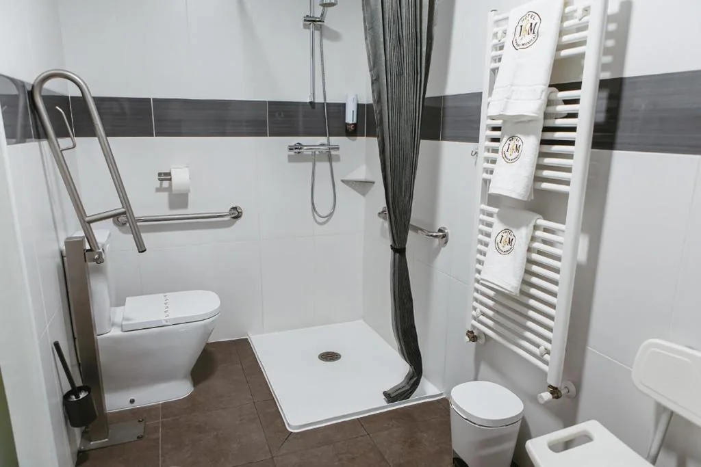 Barrierefreies Zweibettzimmer — Imprenta Musical Alojamiento