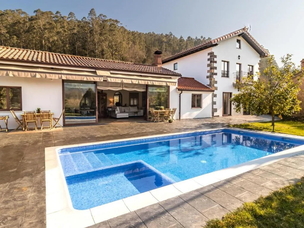 Casa — Impresionante villa entre mar y montaña
