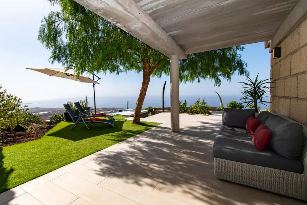 Haus mit 2 Schlafzimmern — Infinity House. Ocean View hot tub.