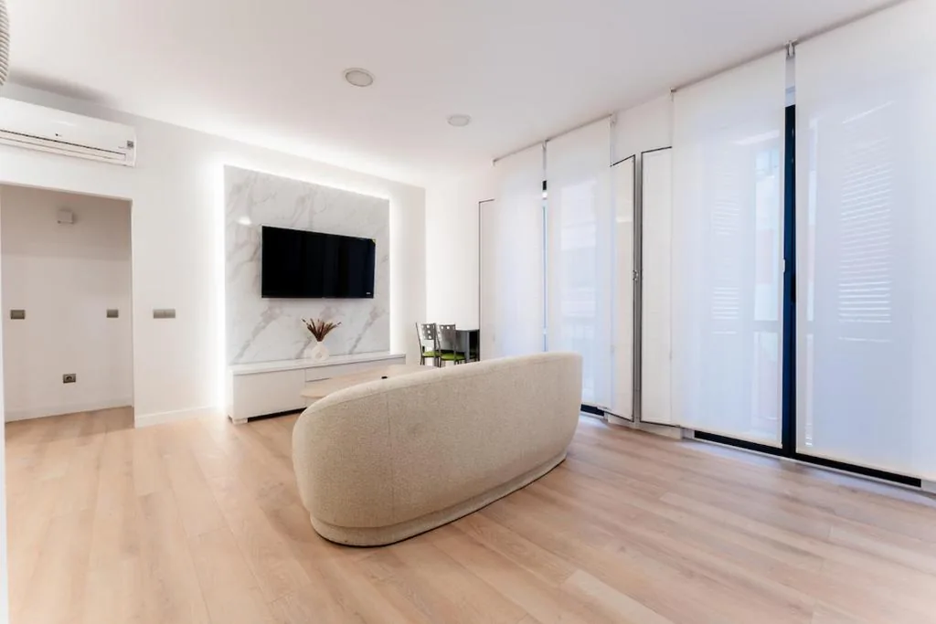 Appartamento Deluxe con 2 camere da letto e balcone — Infinium Zamora Suites con parking