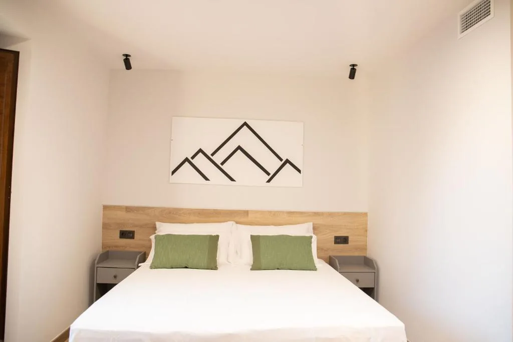 Dreibettzimmer mit Balkon — Inkigo Rooms