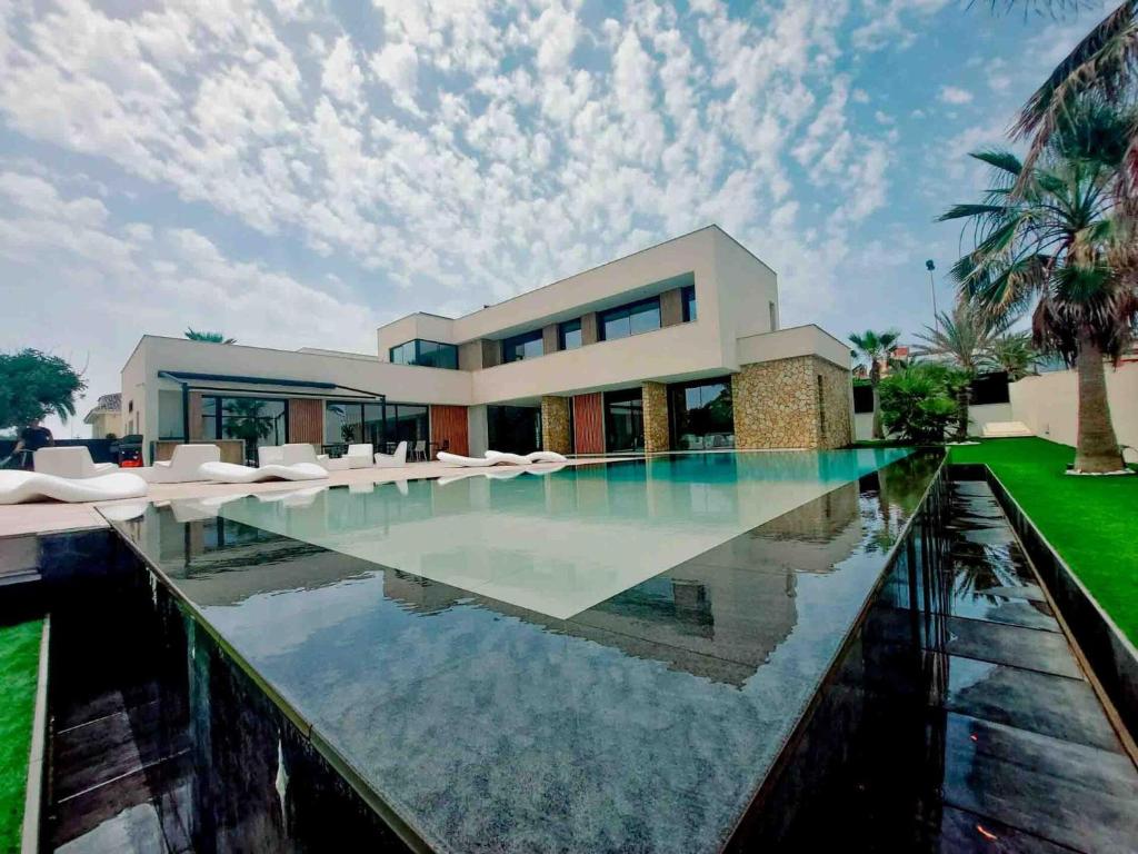 Inmovecos Villa Gawy 2 de Lujo con piscina privada