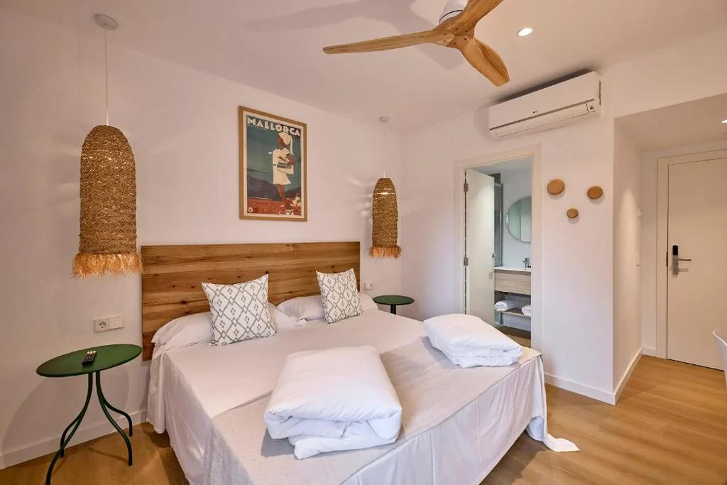 Double Room with Balcony — INNER Hostal Es Molí