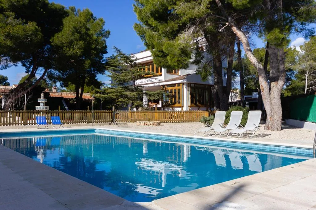 Villa avec piscine privée — INNOUTHOME Gran casa y piscina torrente