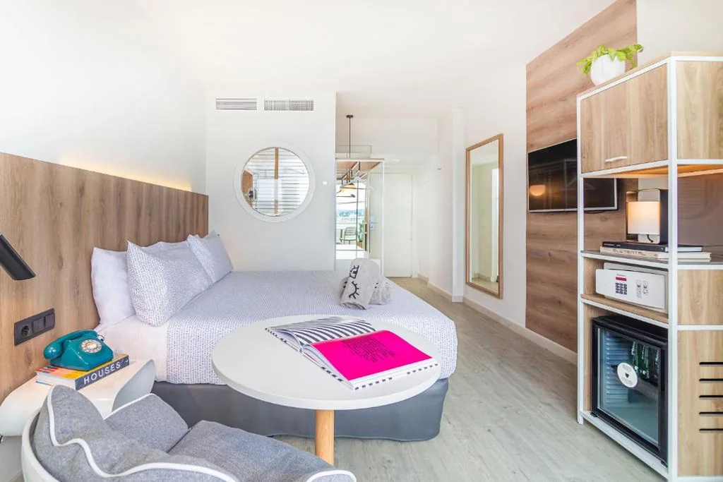 2 Quartos Innside comunicantes com vista mar — INNSiDE by Meliá Ibiza Beach