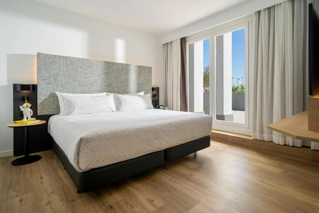 La Habitación Apartamento Madrid comunicada + La Habitación Innside — INNSiDE by Meliá Madrid Valdebebas
