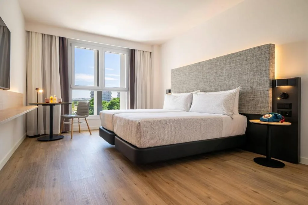 La Habitación Innside adaptada — INNSiDE by Meliá Madrid Valdebebas