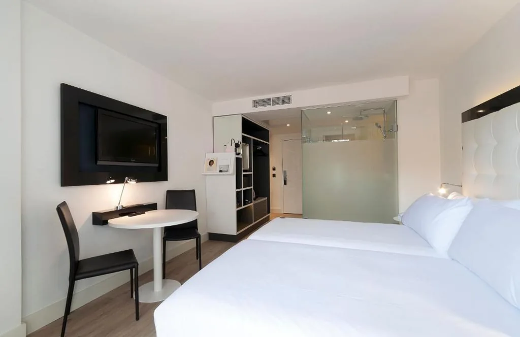 The Innside Premium Room - Pool View and Balcony — INNSiDE by Meliá Palma Bosque