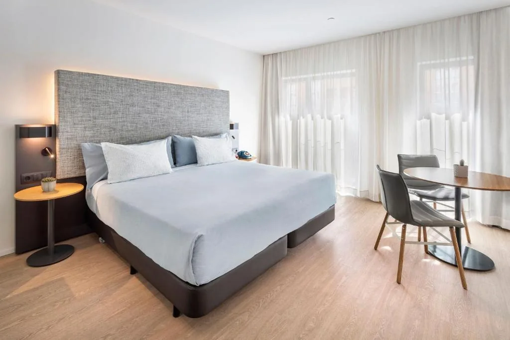 Innside-Zimmer mit Stadtblick — INNSiDE by Meliá Zaragoza
