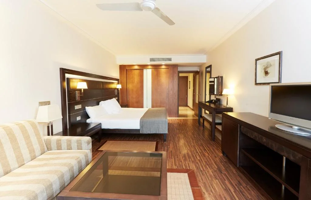 Suite Familiare con accesso alla spa — Insotel Fenicia Prestige Suites & Spa