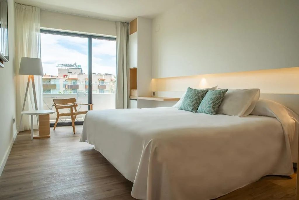 Camera doppia Deluxe - letto matrimoniale extra-large — Instants Boutique Hotel