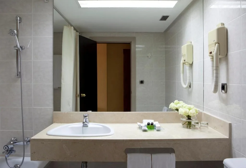 Habitación Estándar - Cama extragrande — Intelier Rosa