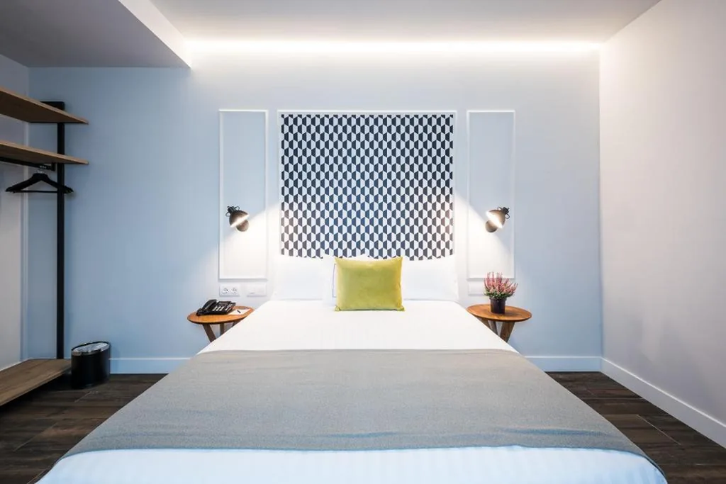 Small Double Room — Intelier Victoria