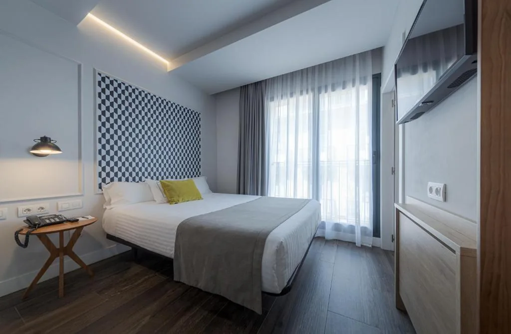 Small Single Room — Intelier Victoria
