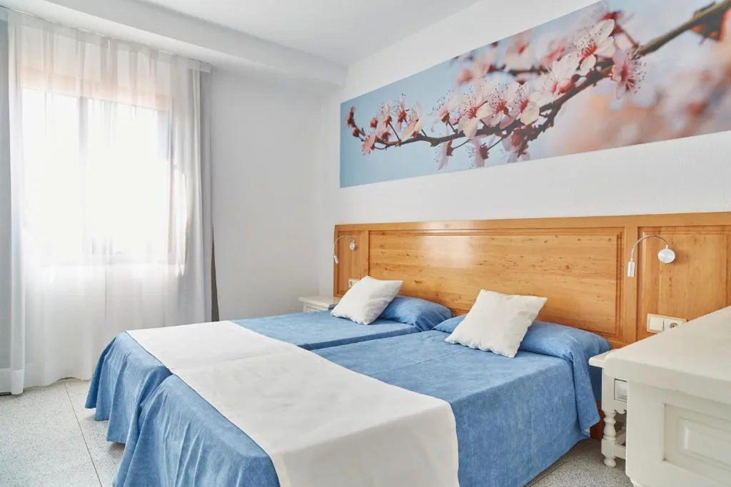 Appartamento Premium con due camere da letto e vista sulla piscina — Invisa Aparthotel Casa Luis