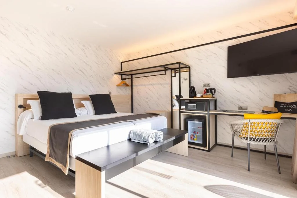Iconic Double Room — Invisa Hotel Es Pla - Adults Only