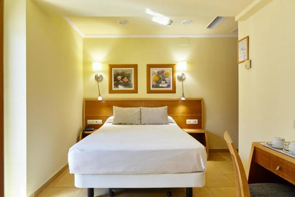 Eenpersoonskamer — Invisa Hotel La Cala