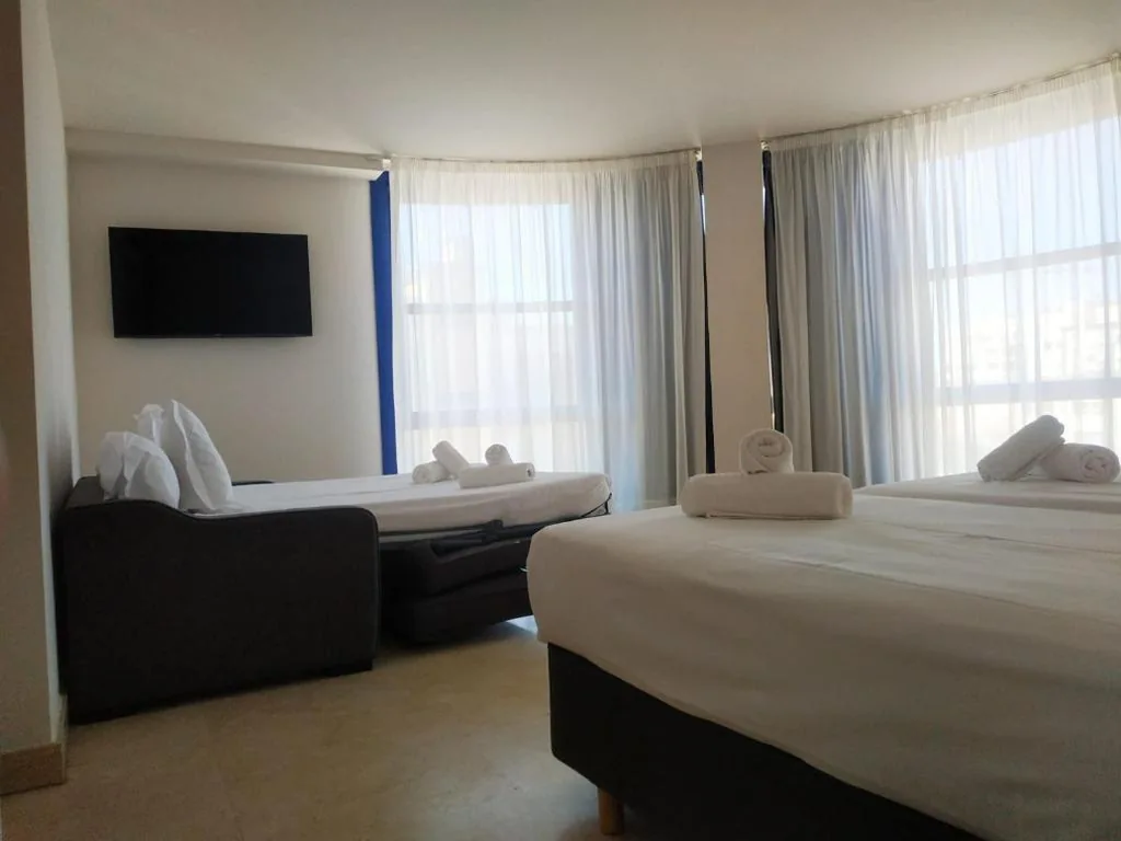 Chambre familiale — Iraipe Logroño Hotel