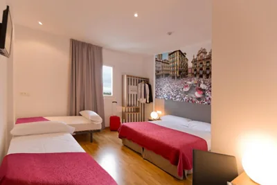 IRAIPE Pamplona Hostal Auto Check-in — foto 2