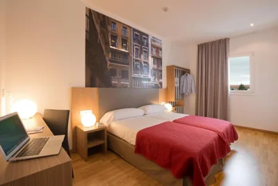 IRAIPE Pamplona Hostal Auto Check-in — foto 6