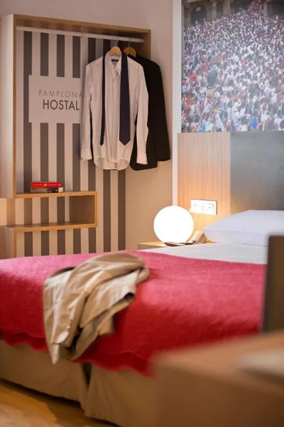 IRAIPE Pamplona Hostal Auto Check-in — foto 12
