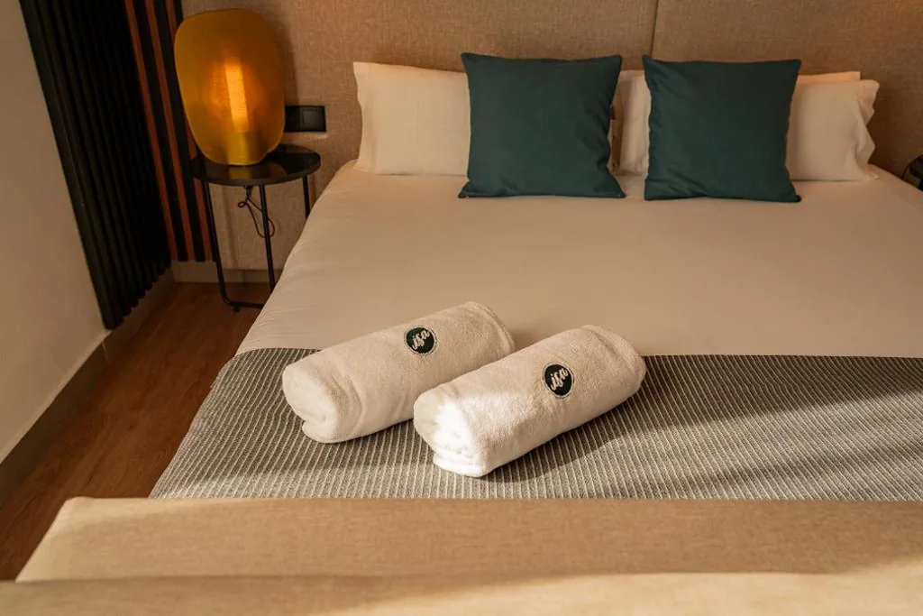 Premium-Vierbettzimmer — ISA Sevilla Suites