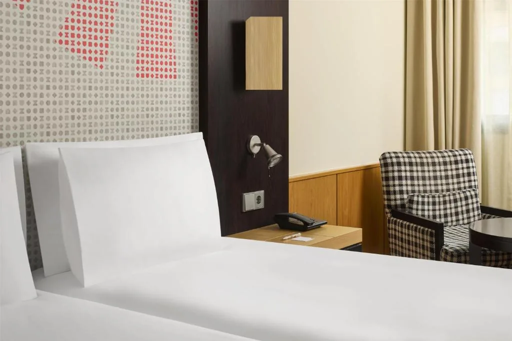 Standaard tweepersoonskamer - 1 of 2 bedden — iStay by NH Ciudad de Valencia Hotel