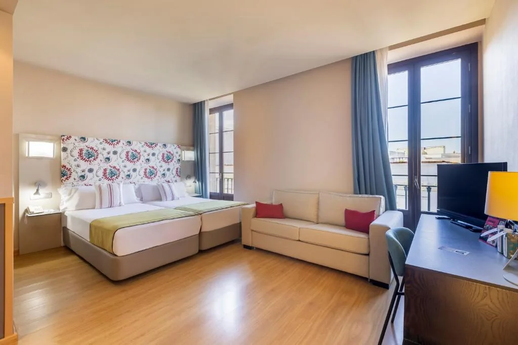 Camera doppia con balcone — Itaca Jerez by Soho Boutique