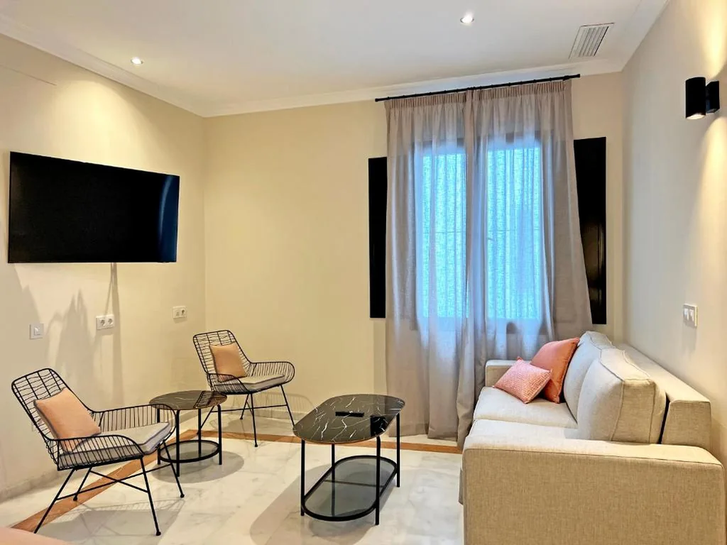 Habitación Triple — Itaca Sevilla by Soho Boutique