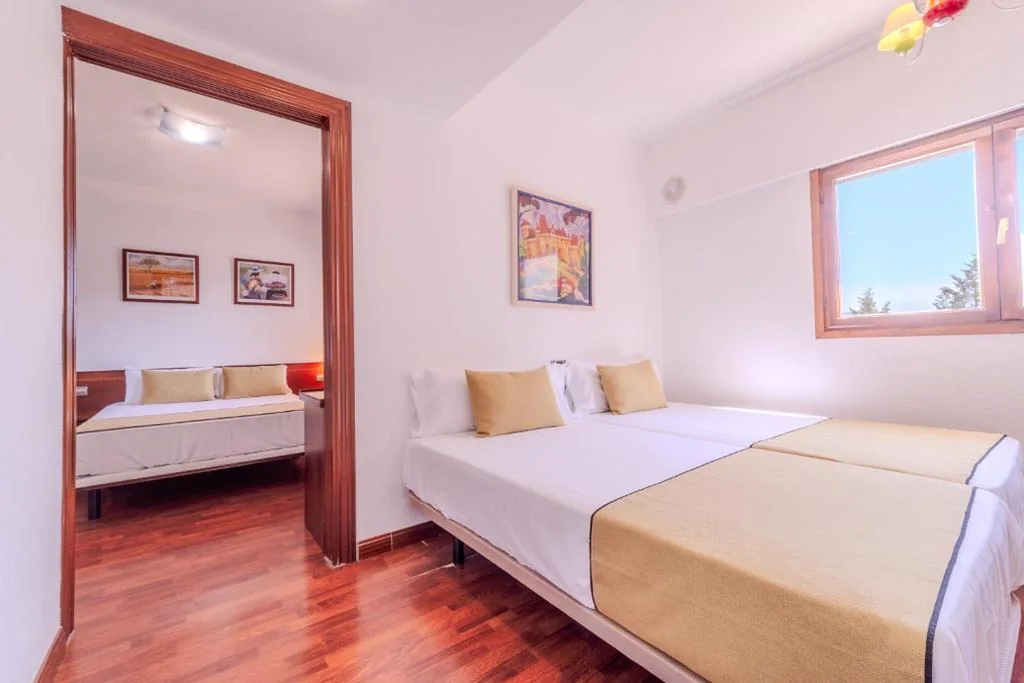 Quarto Quádruplo Standard — ITC Ciudad de Haro by Soho Boutique