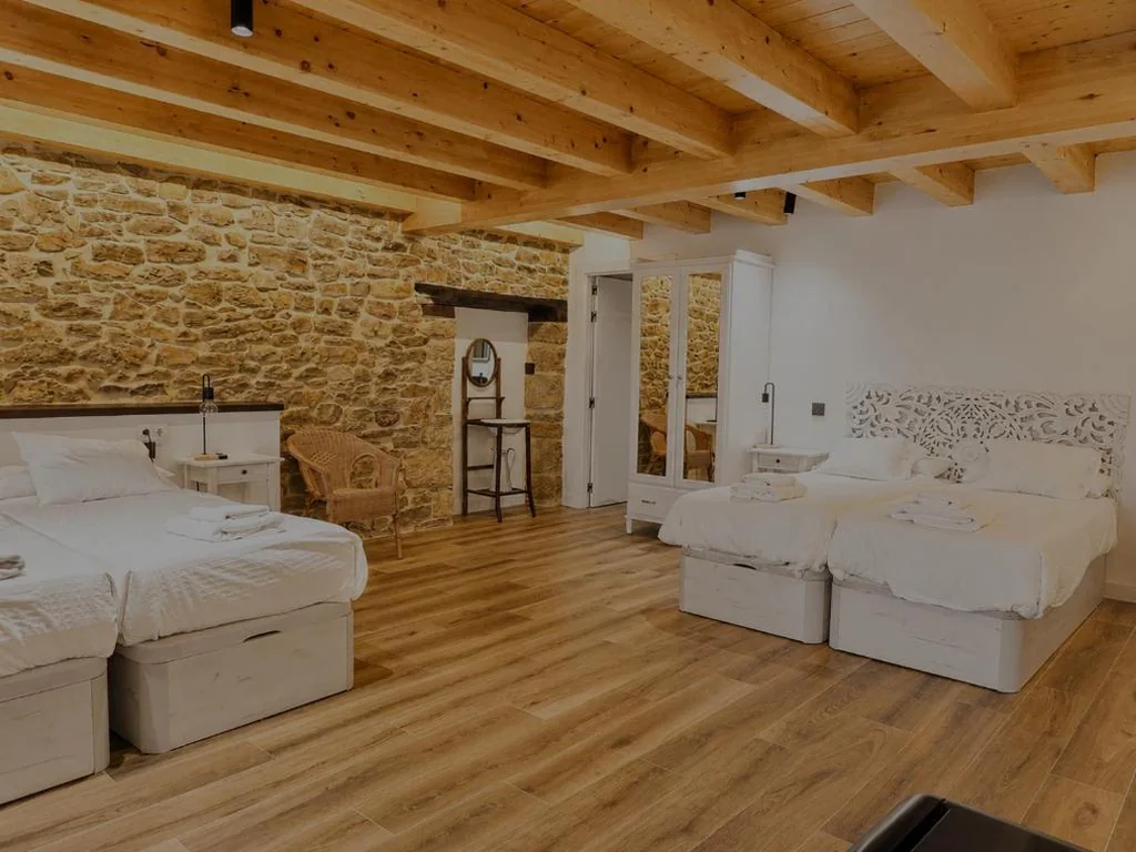 Habitación Cuádruple Deluxe — IZARBE Hotel Rural