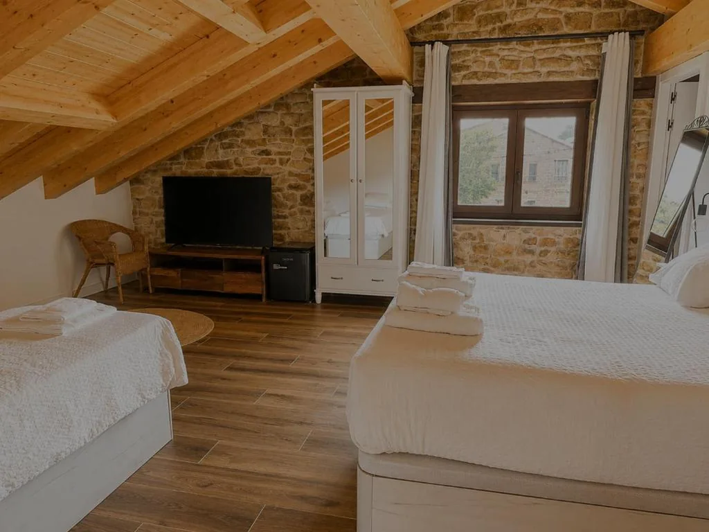 Habitación Cuádruple Deluxe — IZARBE Hotel Rural