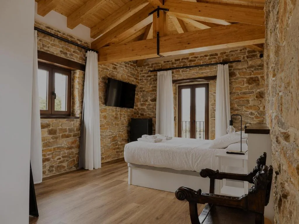 Habitación Doble Deluxe — IZARBE Hotel Rural
