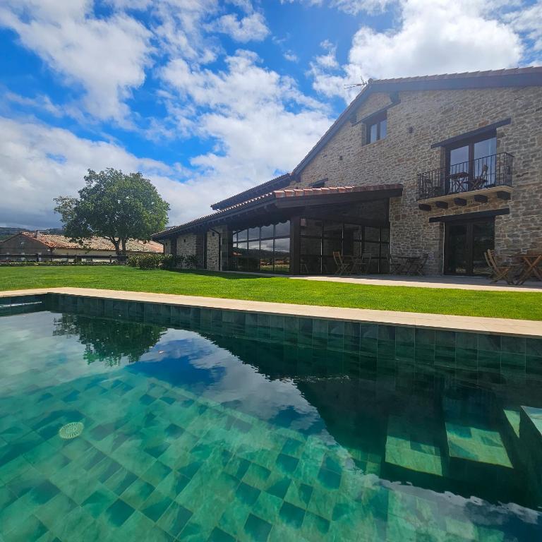 IZARBE Hotel Rural