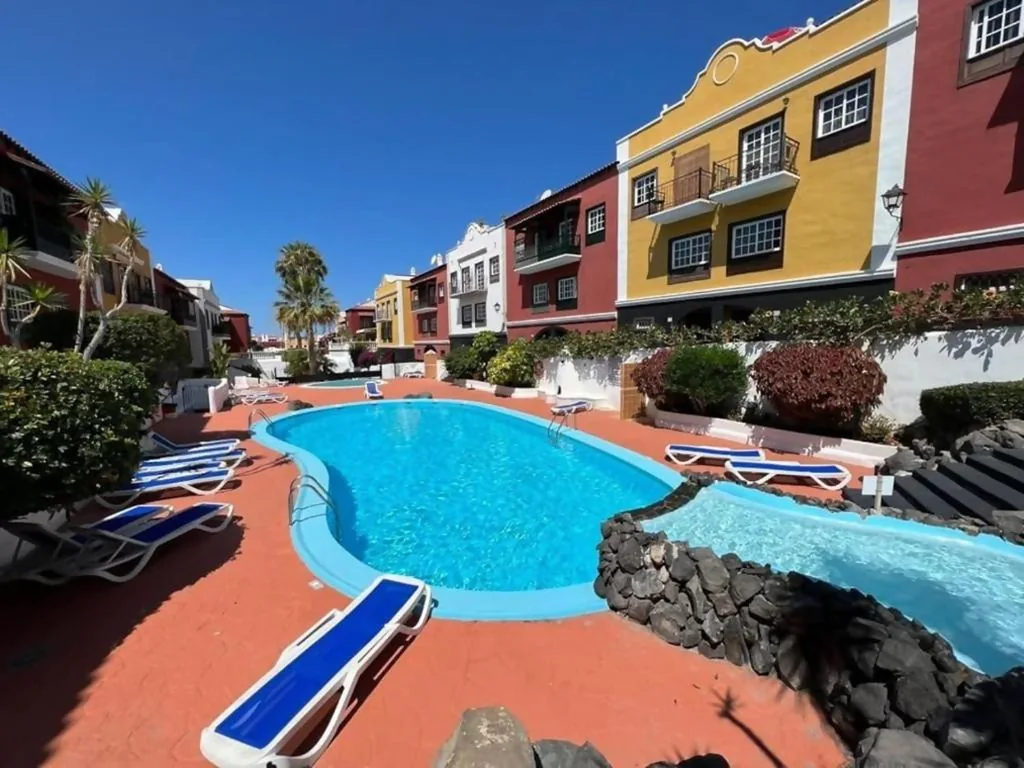 Casa con 4 camere da letto — Jardín Botánico 75