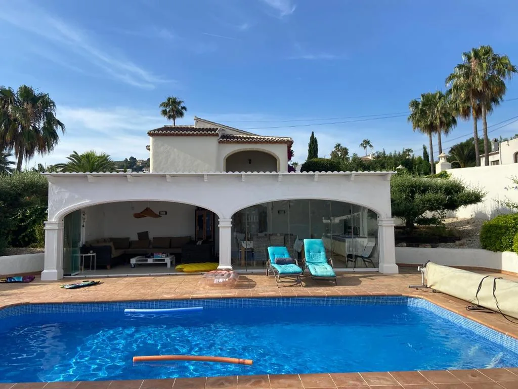 Villa con 2 camere da letto — Jávea Villa entière piscine et cuisine d'été à pinosol