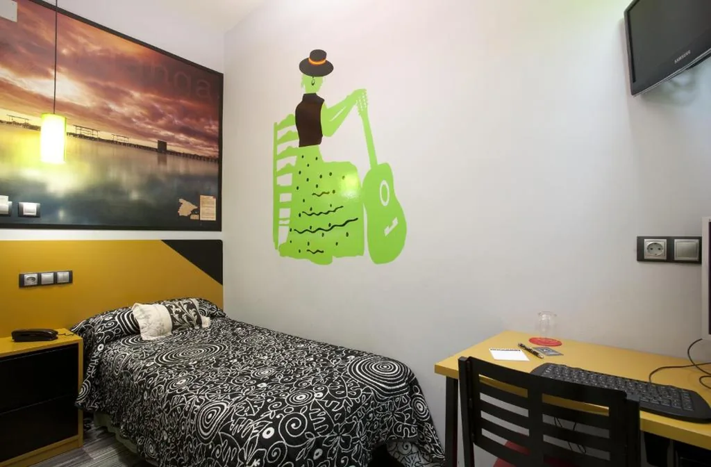 Habitación Individual — JC Rooms Santa Ana