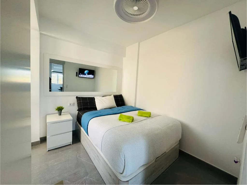Doppelzimmer mit externem eigenem Bad — JeLe Guest Room