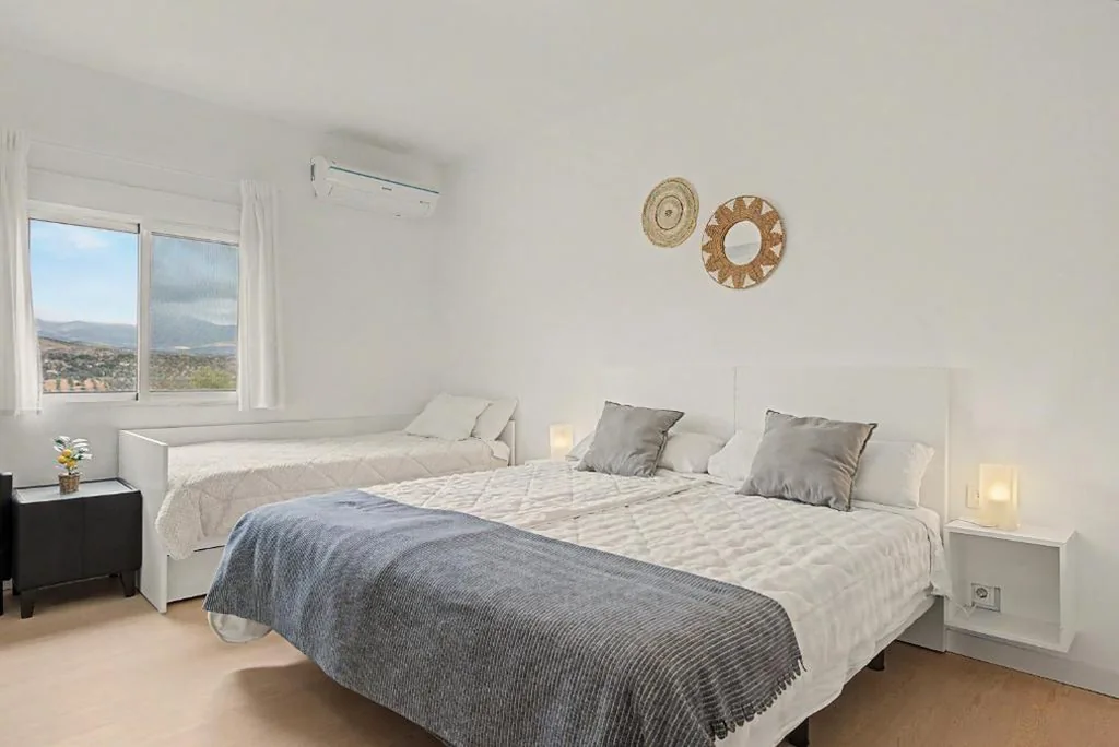 Habitación Triple con vistas a la montaña — Jingtu Wellness & Spa Resort