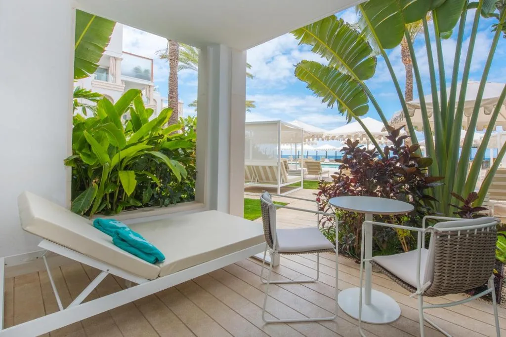 Suite con terraza y vistas al mar — JOIA Salomé by Iberostar -Adults Only