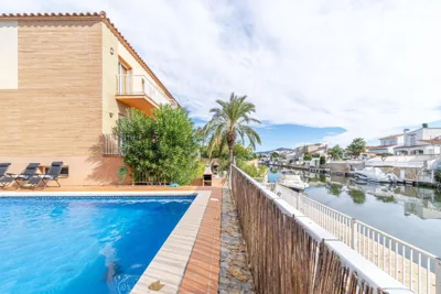 Jouvacations Villa 2 Freser con piscina compartida — foto 4