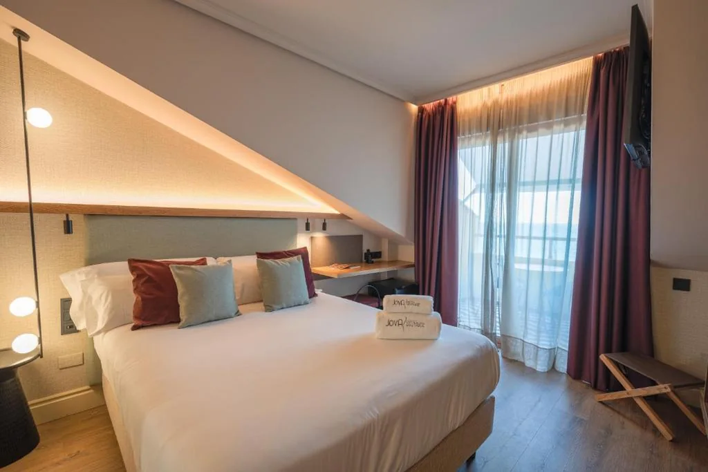 Superior-Doppelzimmer – 1 oder 2 Betten — JovA Hotel Boutique