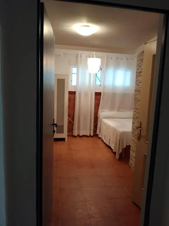 デラックスルーム - 大型ベッド1台 — Joy Beach B&B