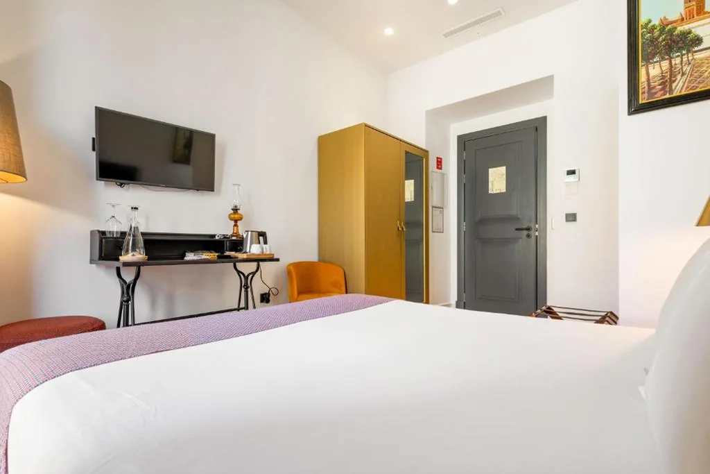 Chambre double avec vue sur l’intérieur - 1 ou 2 lits — Joya del Casco Boutique Hotel by Shiadu
