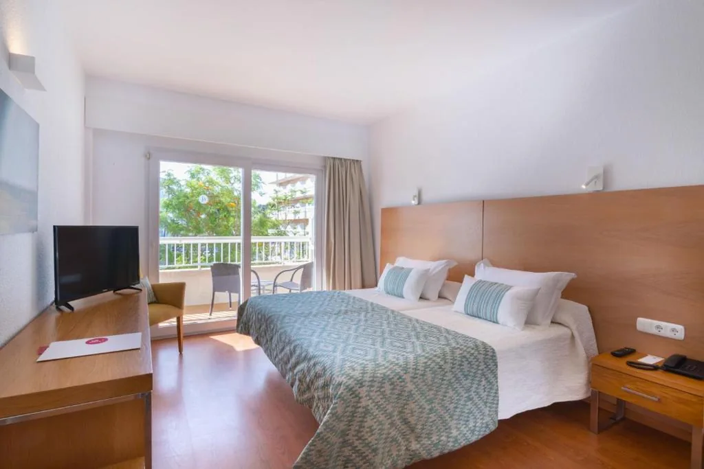 Habitación Doble con balcón (1 adulto) — JS Alcudi-Mar