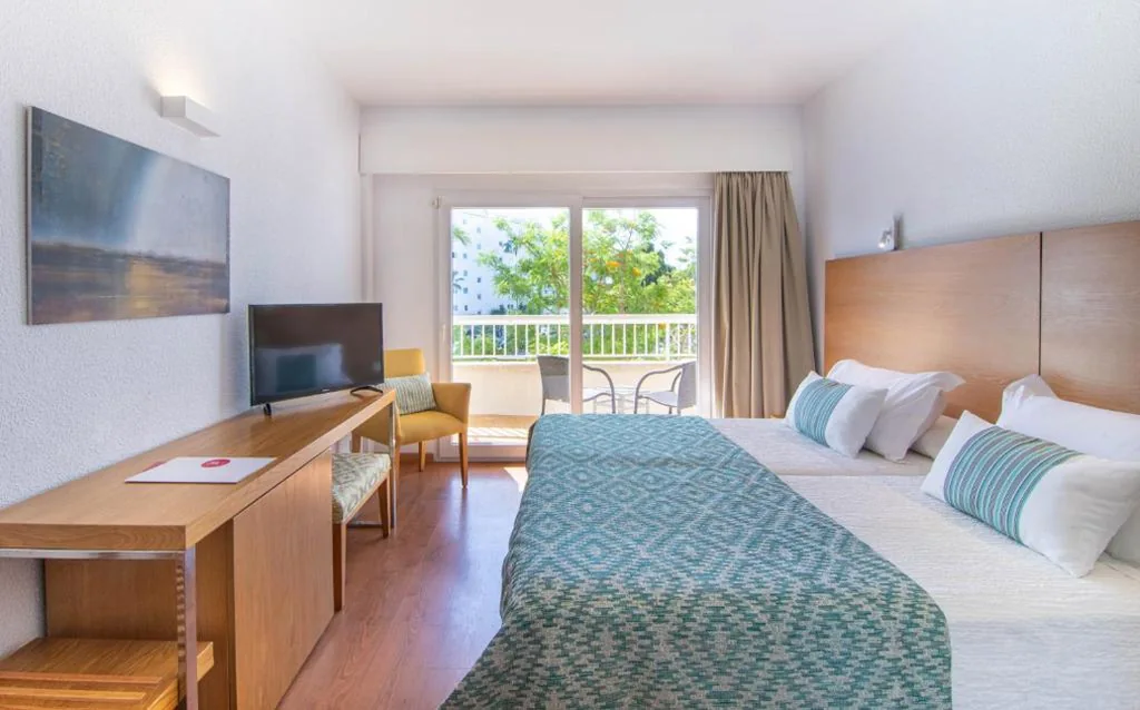 Habitación Doble con balcón — JS Alcudi-Mar