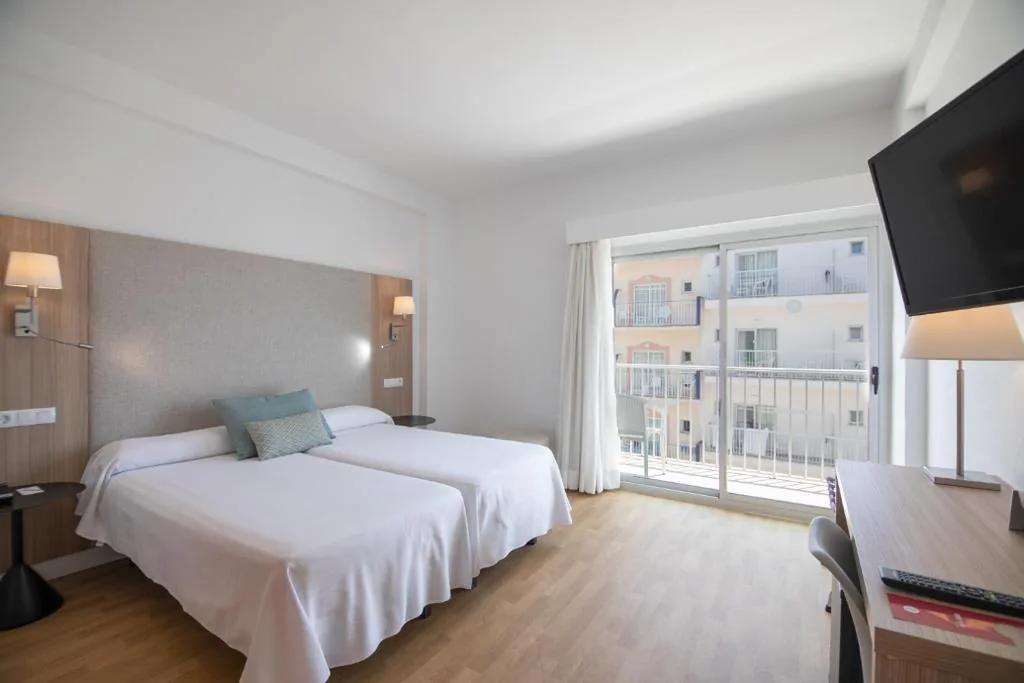 Habitación Doble con balcón — JS Ca'n Picafort