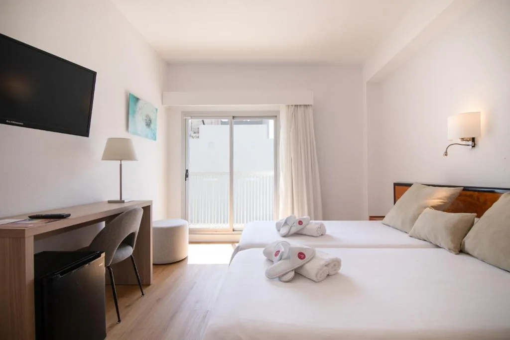 Habitación Doble Económica — JS Miramar